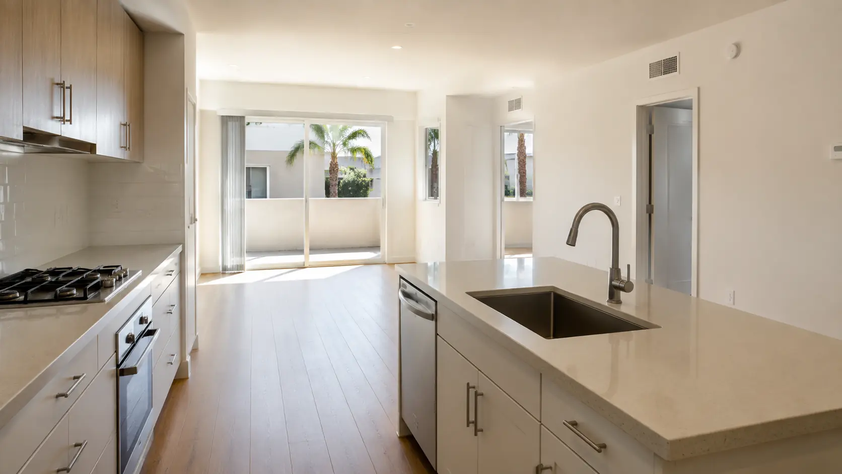 Clean empty Orange County apartment for an apartment move out cleaning checklist